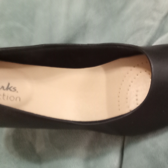 Clarks Collections Women's Black Leather High Heels Soft Cushion - Picture 4 of 11